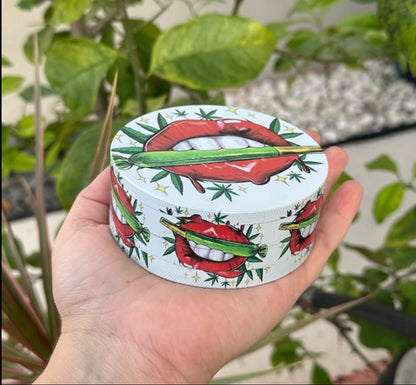 Red Lips Design 4-Piece Metal Herb Grinder with Pollen Catcher & Scraper - Large